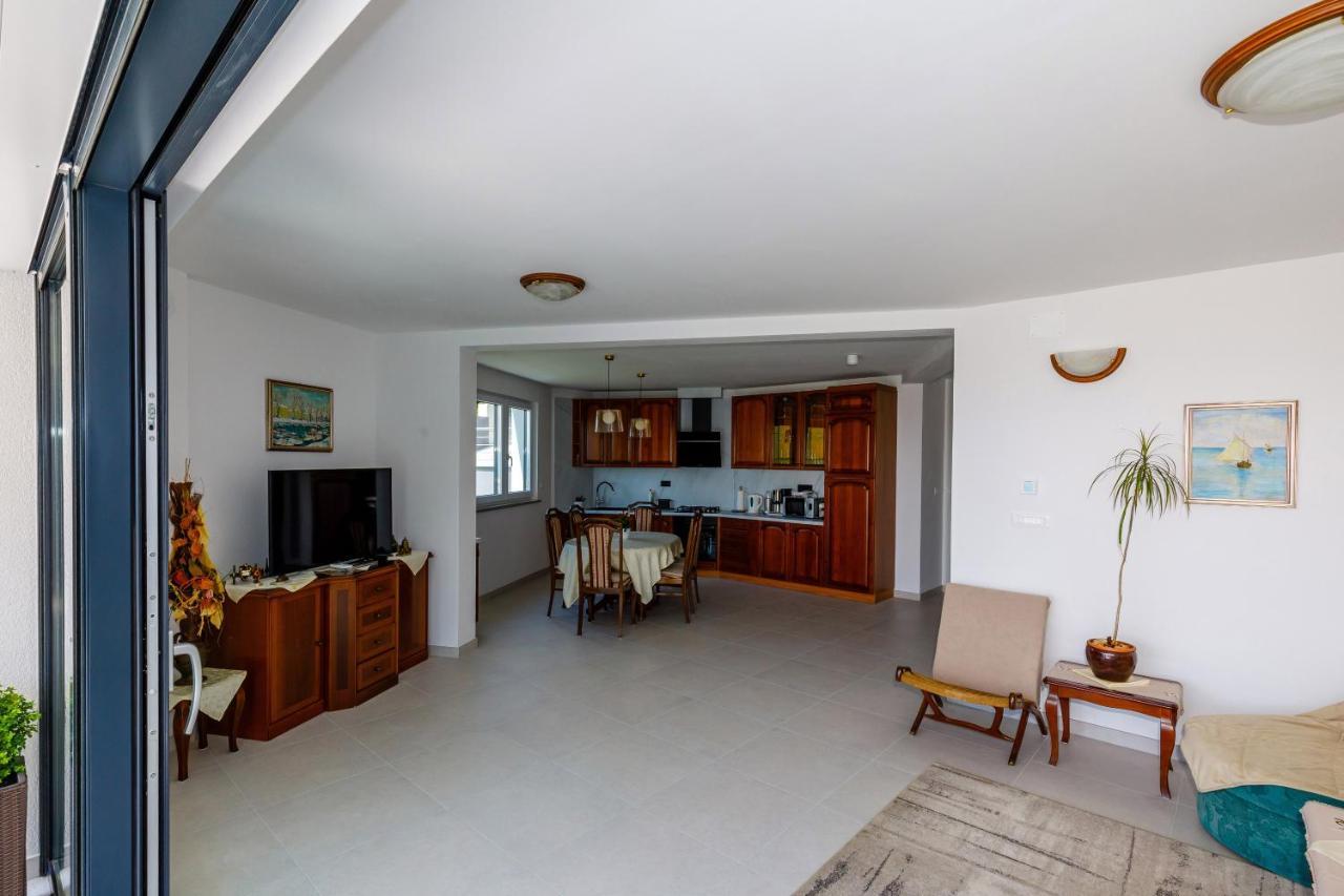 Apartment "Villa M" Kostrena Buitenkant foto