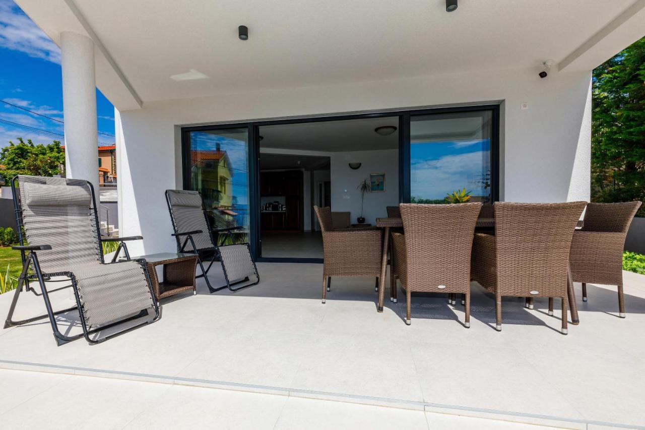 Apartment "Villa M" Kostrena Buitenkant foto